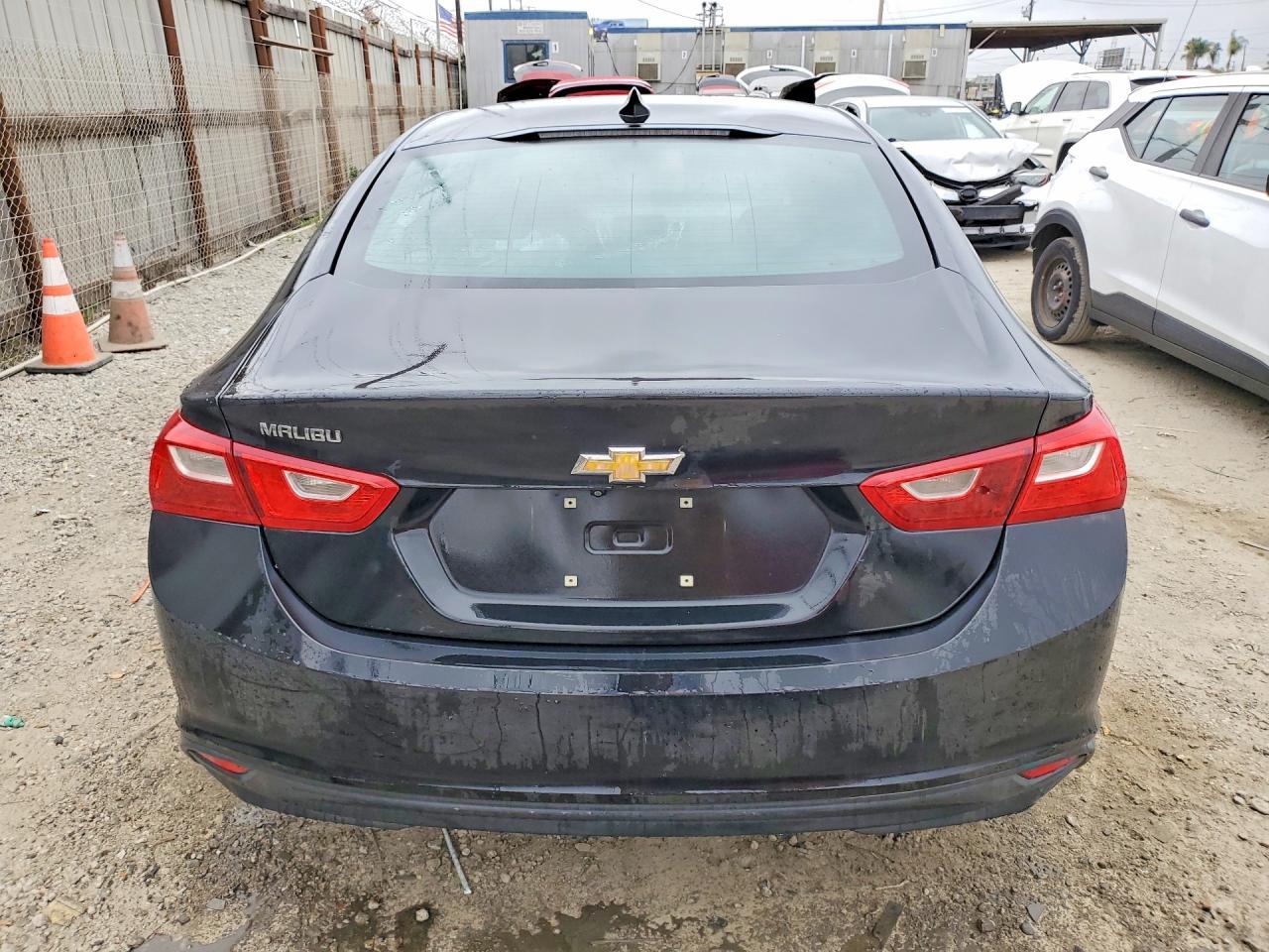 2017 Chevrolet Malibu Ls - zdjęcie 6