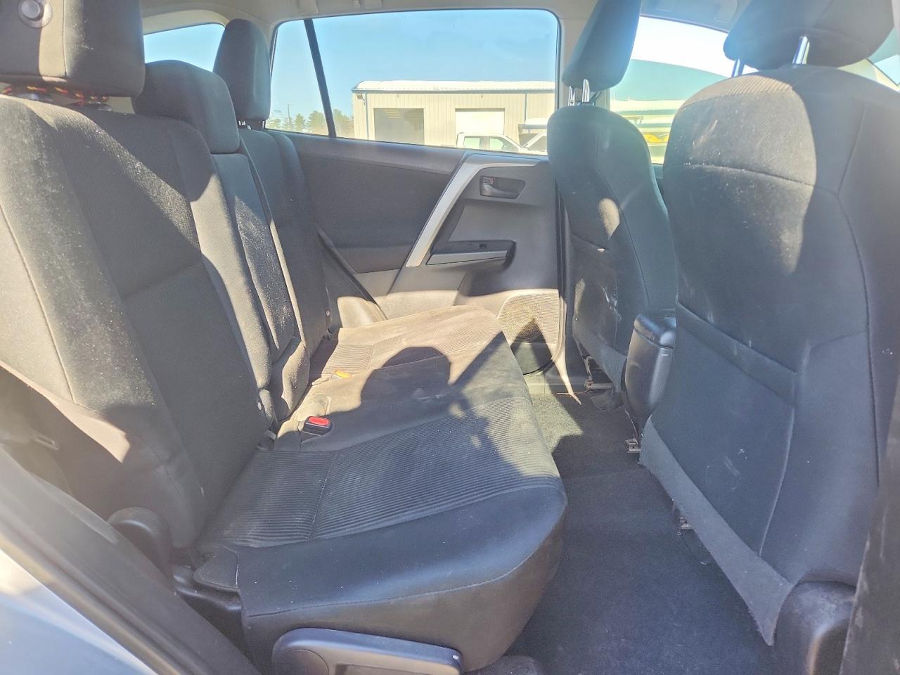 2017 Toyota Rav4 Le - zdjęcie 10