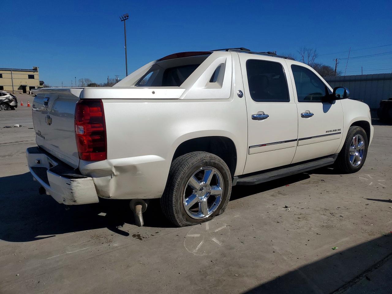 2013 Chevrolet Avalanche Ltz - zdjęcie 3