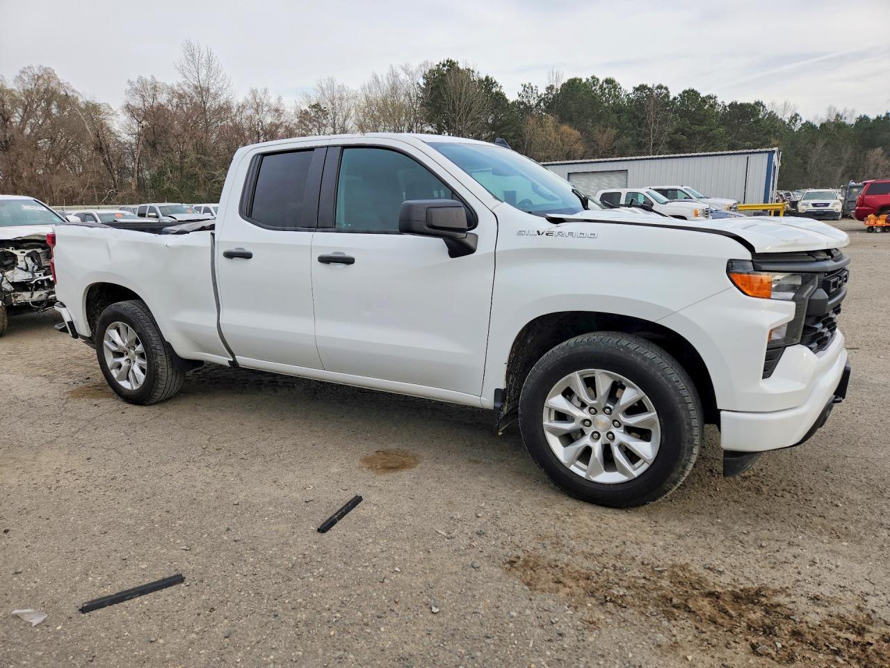 2024 Chevrolet Silverado C1500 Custom - zdjęcie 4
