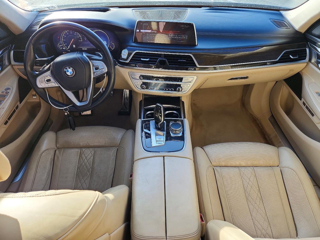 2016 BMW 750 I - zdjęcie 8