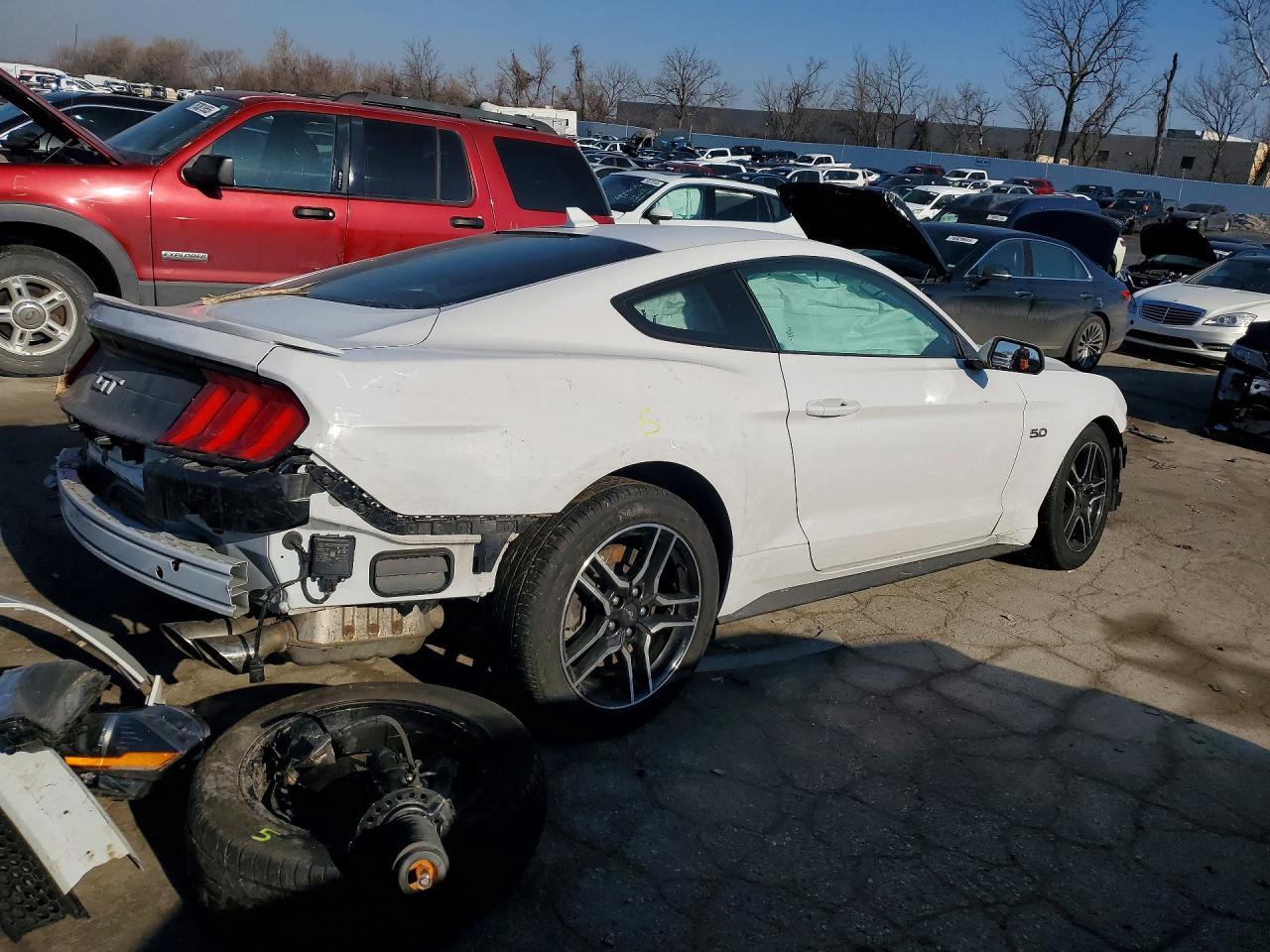 2021 Ford Mustang Gt - zdjęcie 3