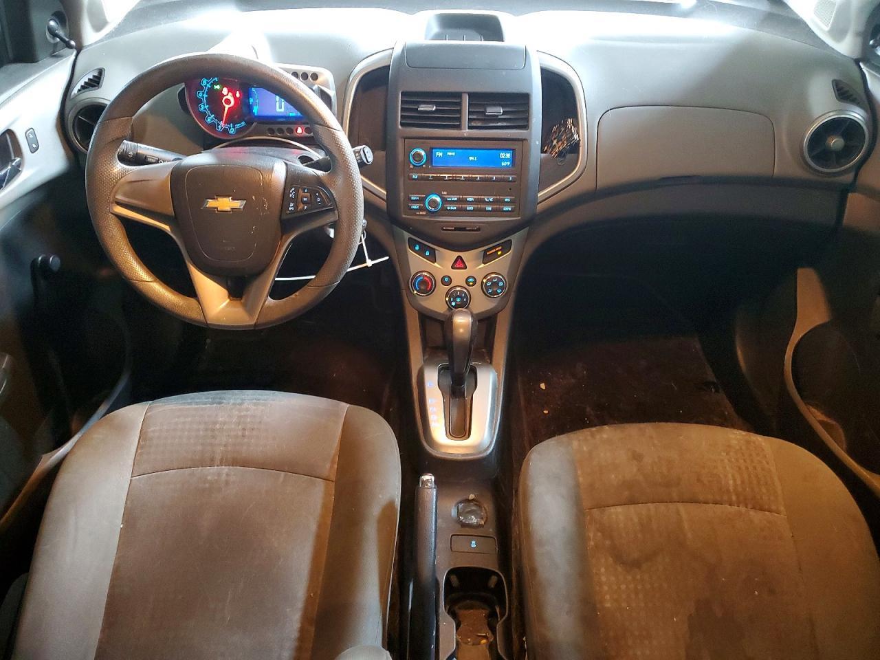 2014 Chevrolet Sonic Ls - zdjęcie 8