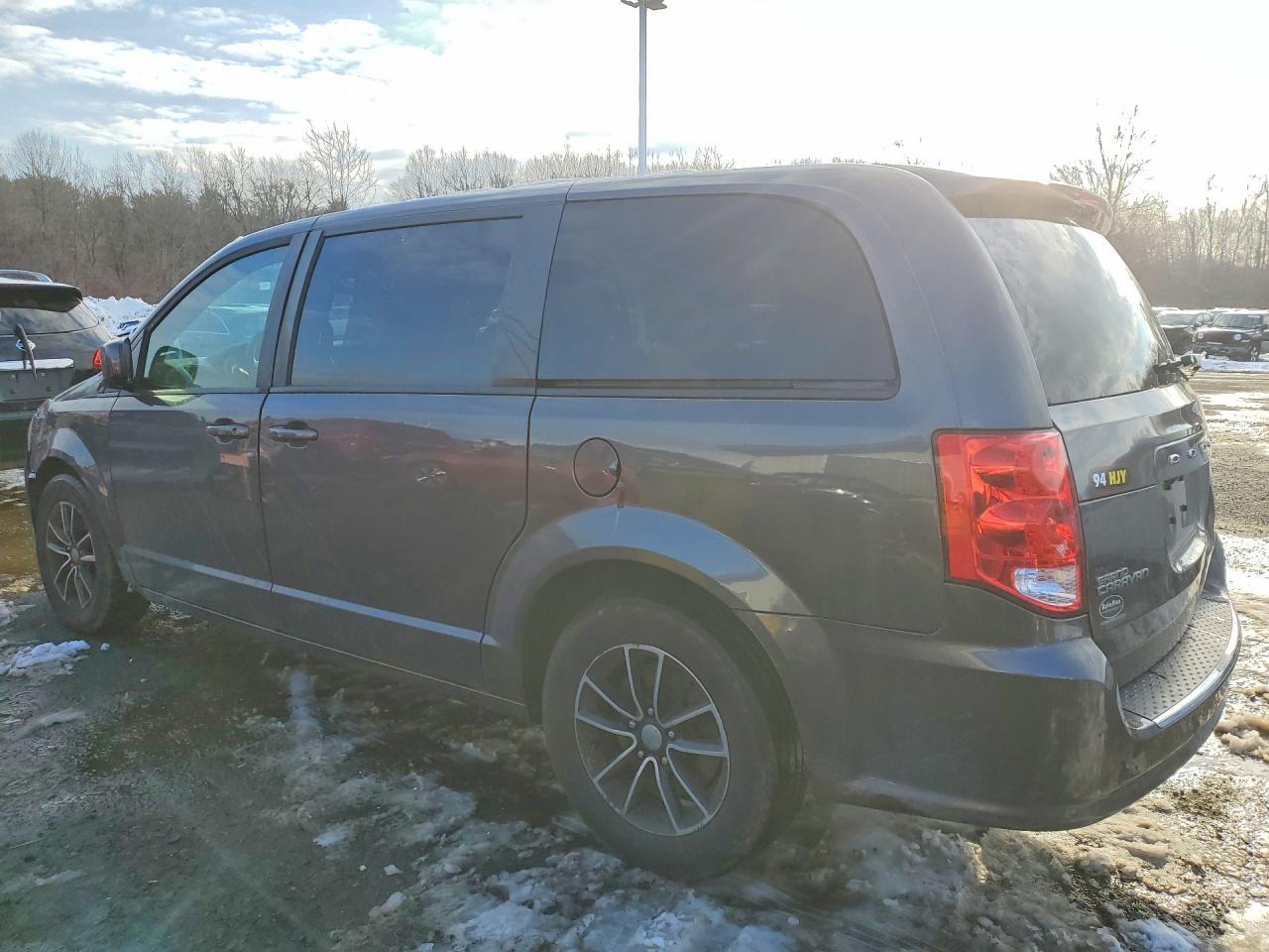 2019 Dodge Grand Caravan Gt - zdjęcie 2