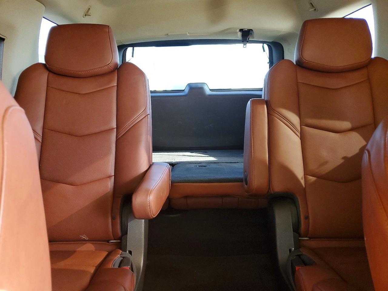 2015 Cadillac Escalade Luxury - zdjęcie 10