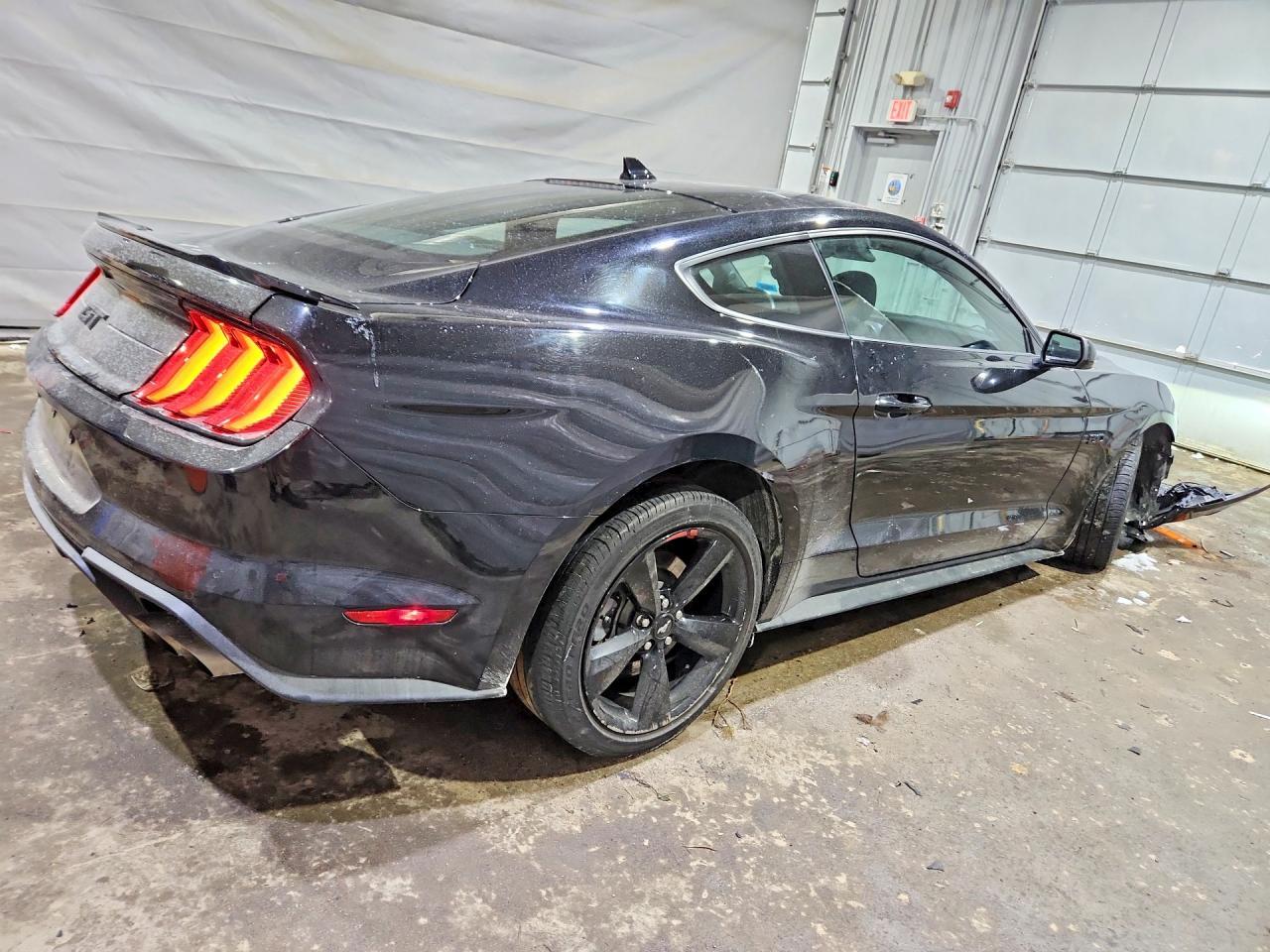 2021 Ford Mustang Gt - zdjęcie 3
