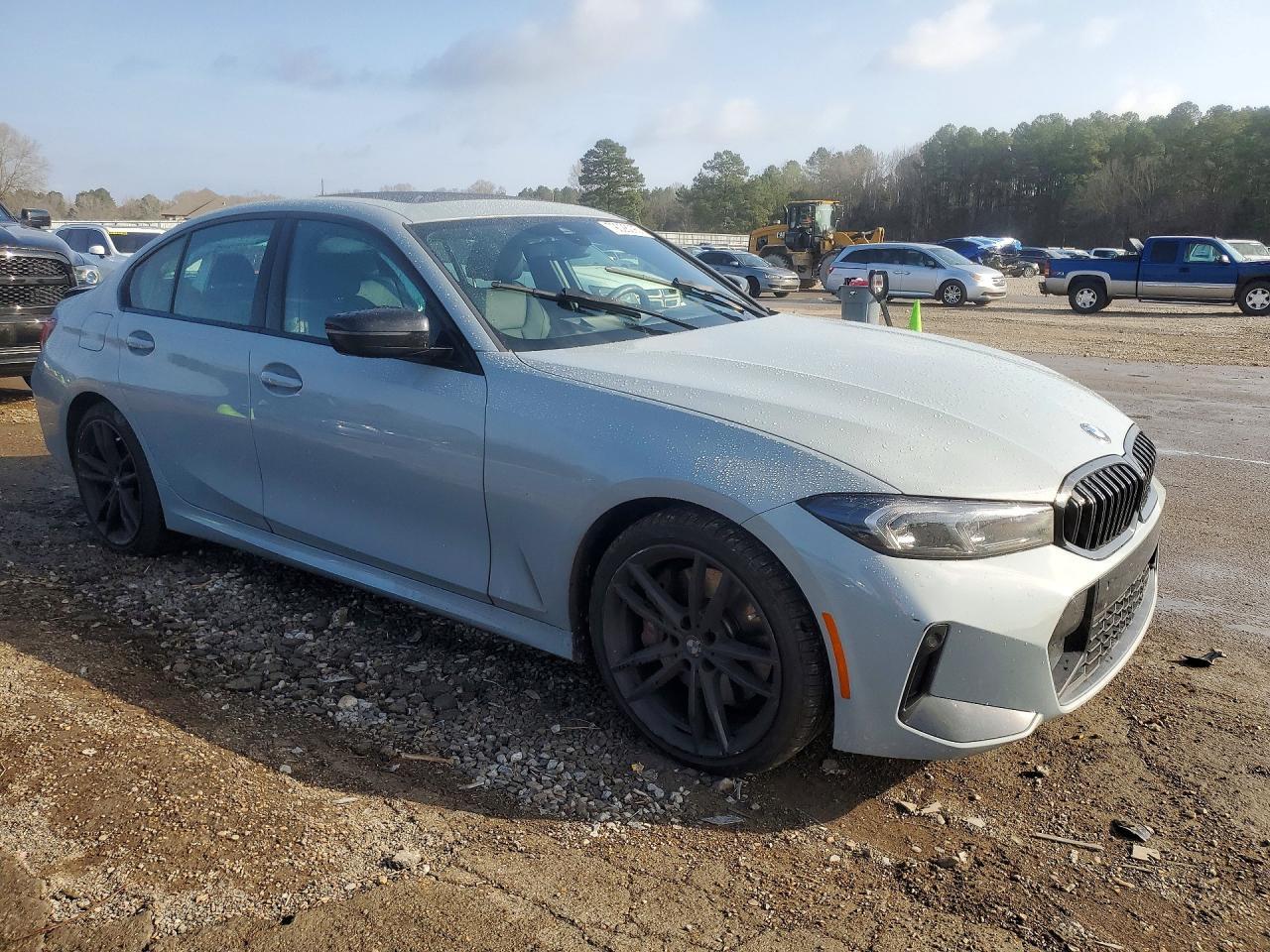 2024 BMW 330I - zdjęcie 4