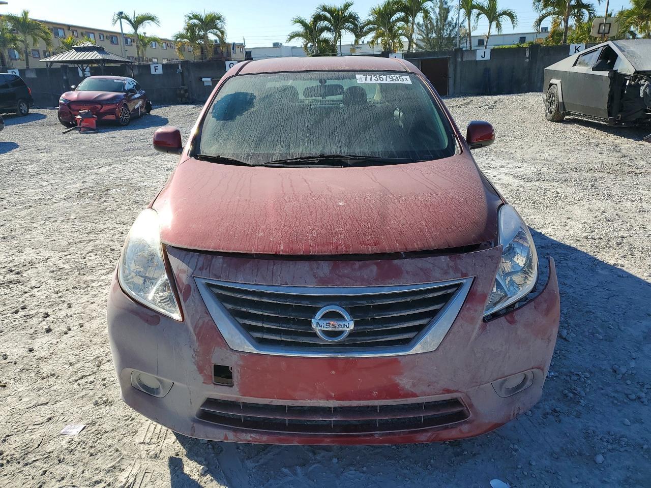 2014 Nissan Versa S - zdjęcie 5