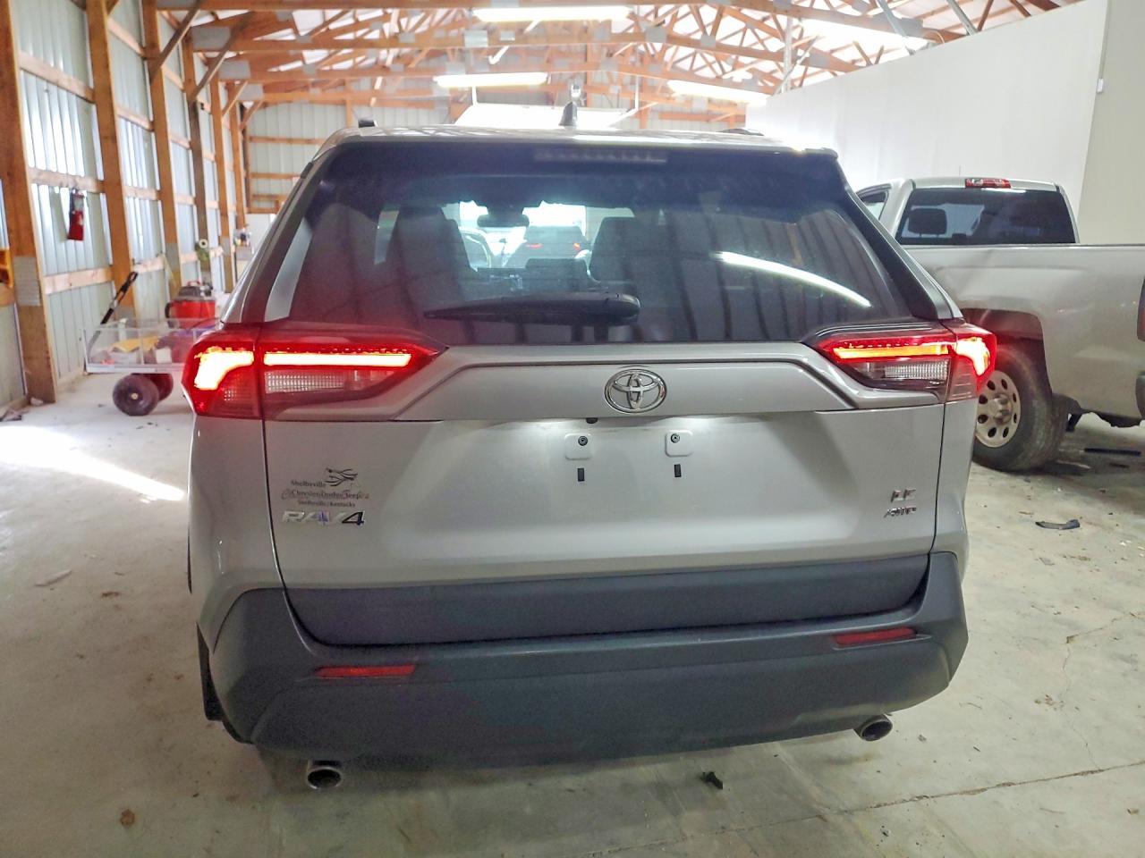 2021 Toyota Rav4 Le - zdjęcie 6