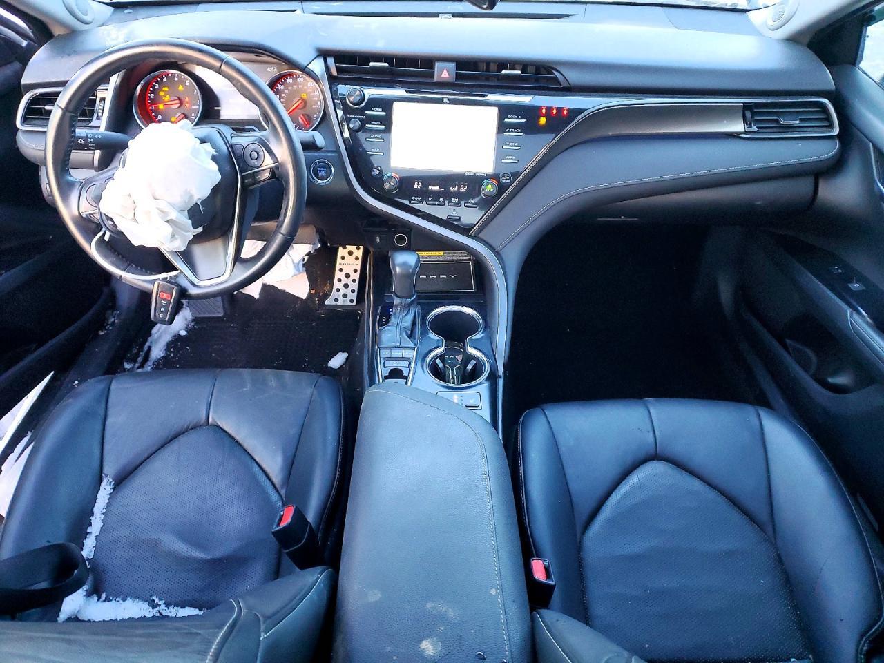 2019 Toyota Camry Xse - zdjęcie 8