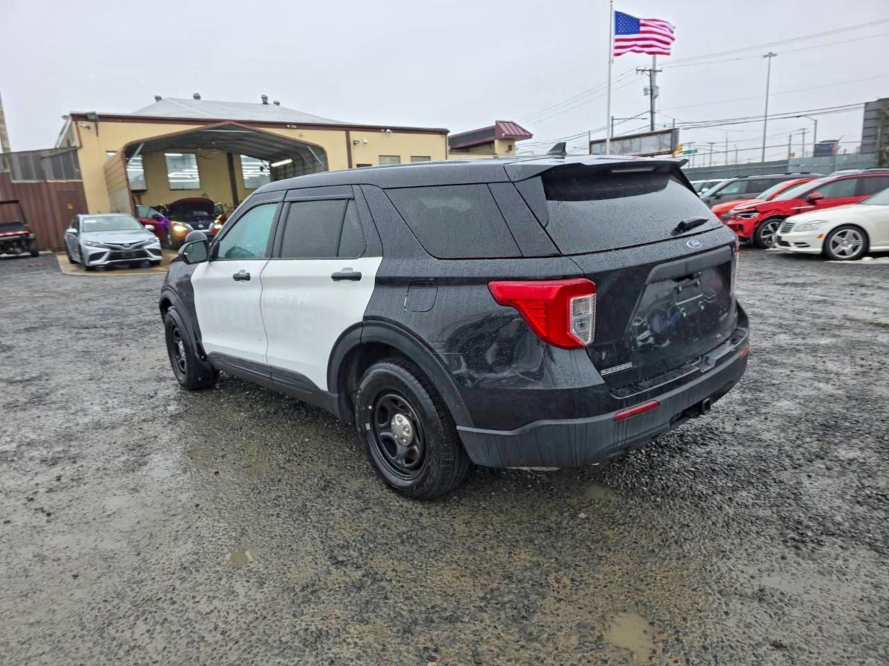 2023 Ford Explorer Police Interceptor - zdjęcie 2