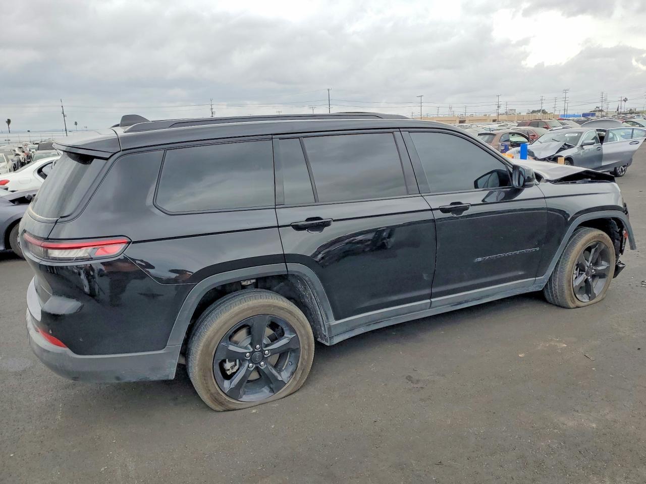 2025 Jeep Grand Cherokee L Laredo - zdjęcie 3