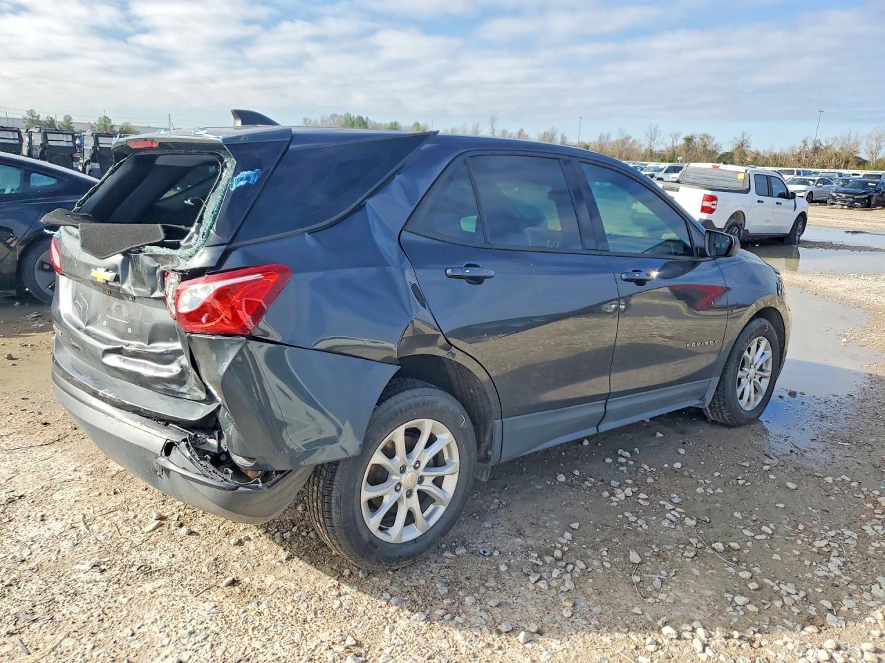 2019 Chevrolet Equinox Ls - zdjęcie 3