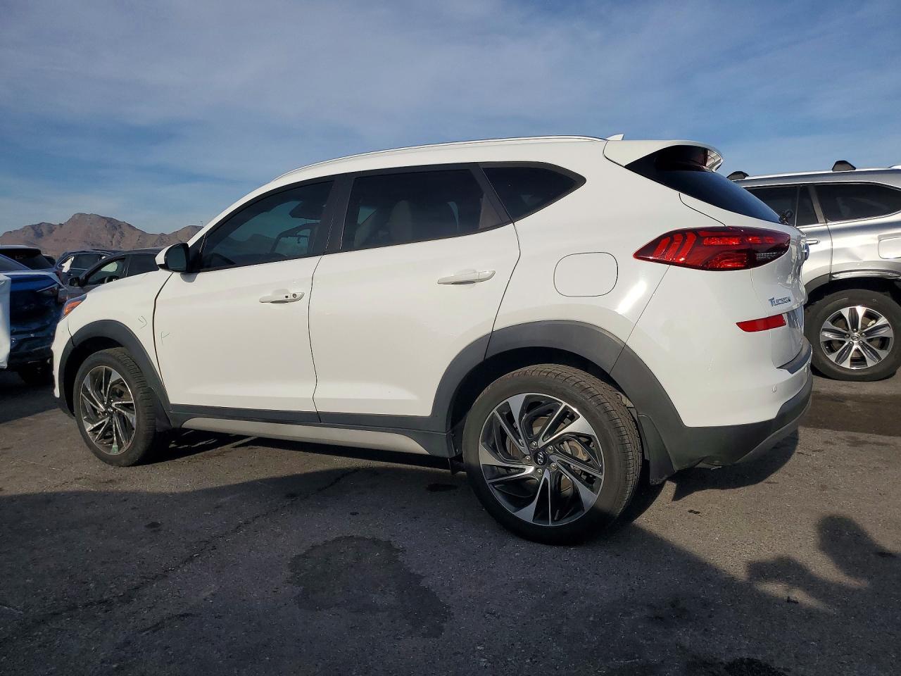 2021 Hyundai Tucson Sport - zdjęcie 2