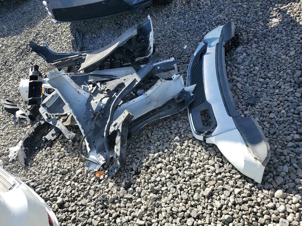 2020 Jeep Grand Cherokee Overland - zdjęcie 13