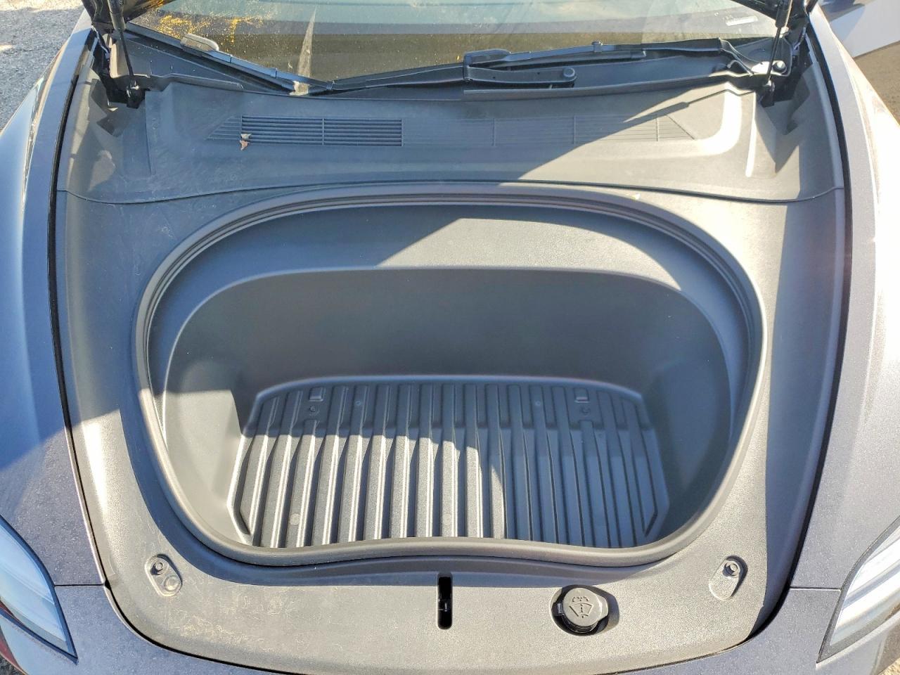 2024 Tesla Model 3 - zdjęcie 11