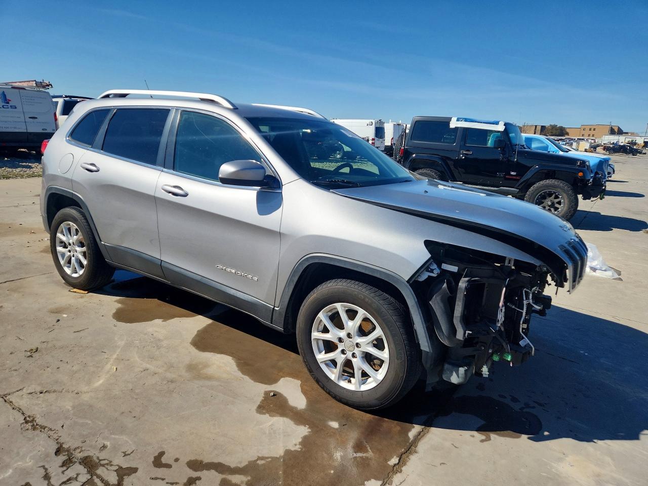 2015 Jeep Cherokee Latitude - zdjęcie 4