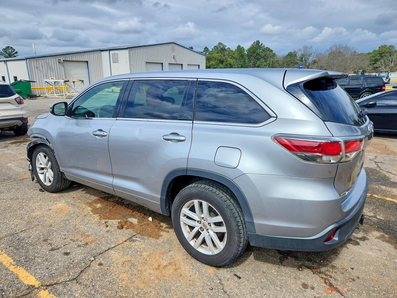 2015 Toyota Highlander Le - zdjęcie 2