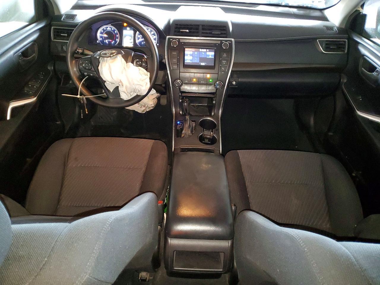 2016 Toyota Camry - zdjęcie 8