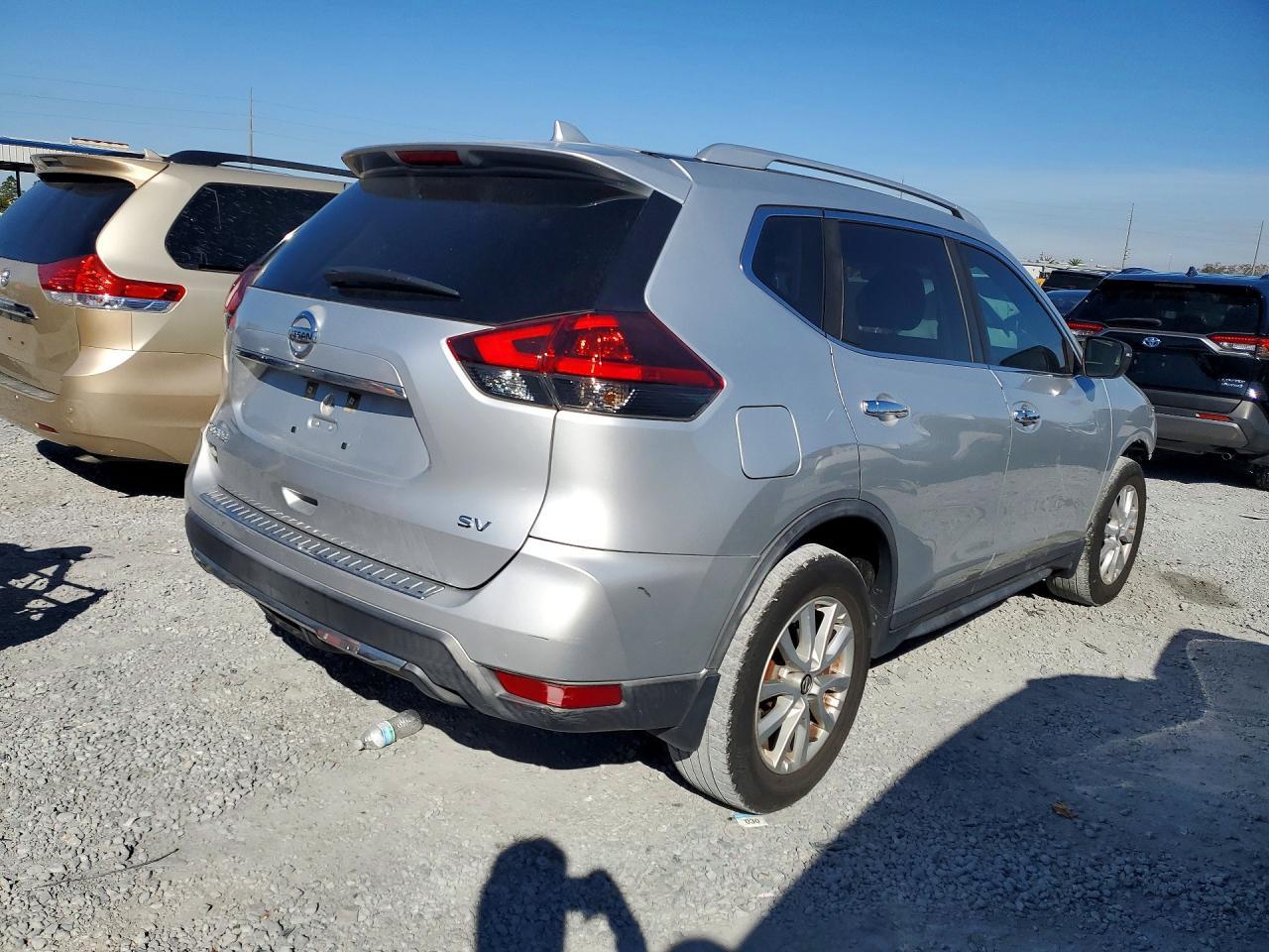 2018 Nissan Rogue S - zdjęcie 3