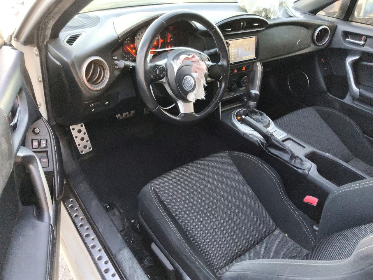 2019 Toyota 86 Base - zdjęcie 8