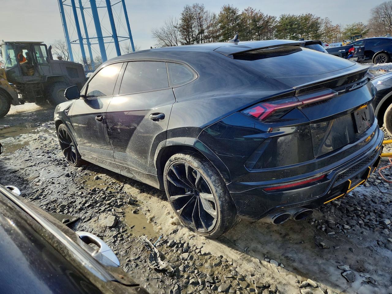 2019 Lamborghini Urus - zdjęcie 2