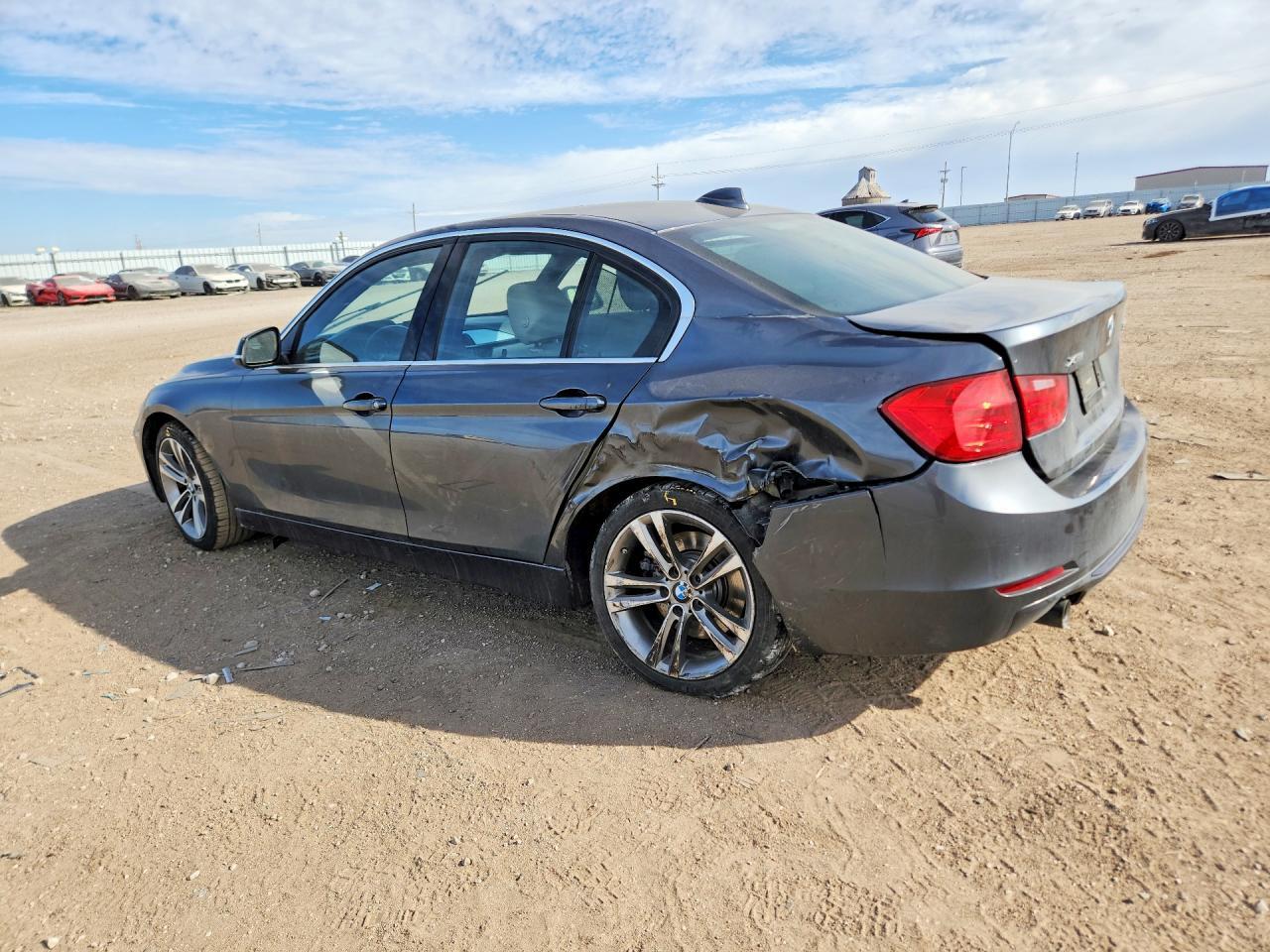 2015 BMW 335 Xi - zdjęcie 2