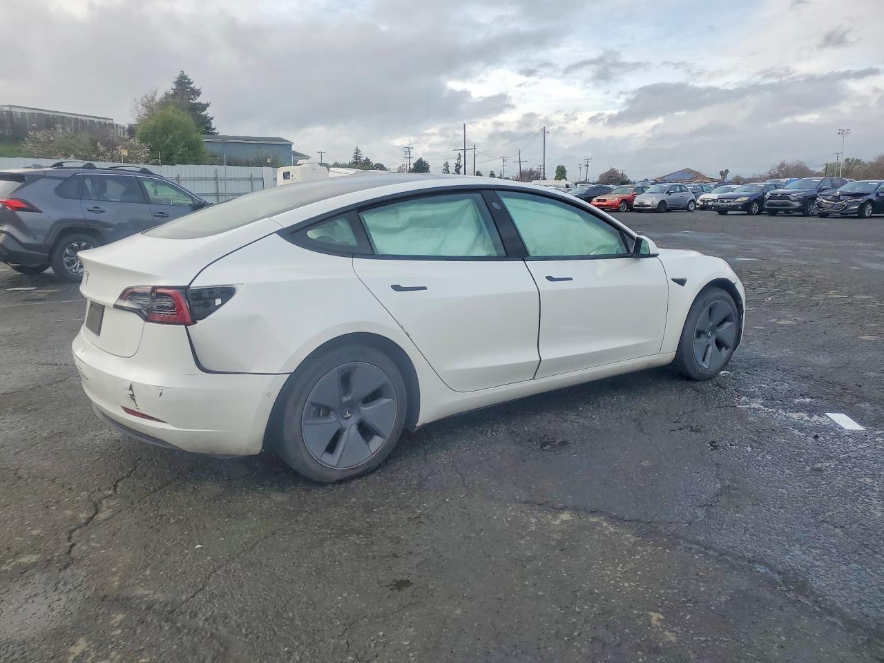 2021 Tesla Model 3 - zdjęcie 3