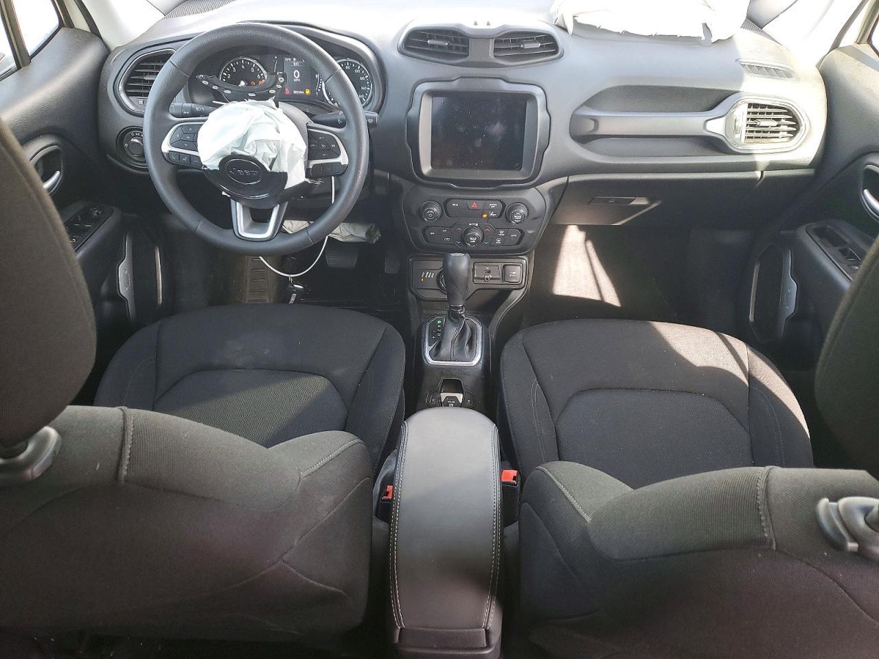 2023 Jeep Renegade Latitude - zdjęcie 8