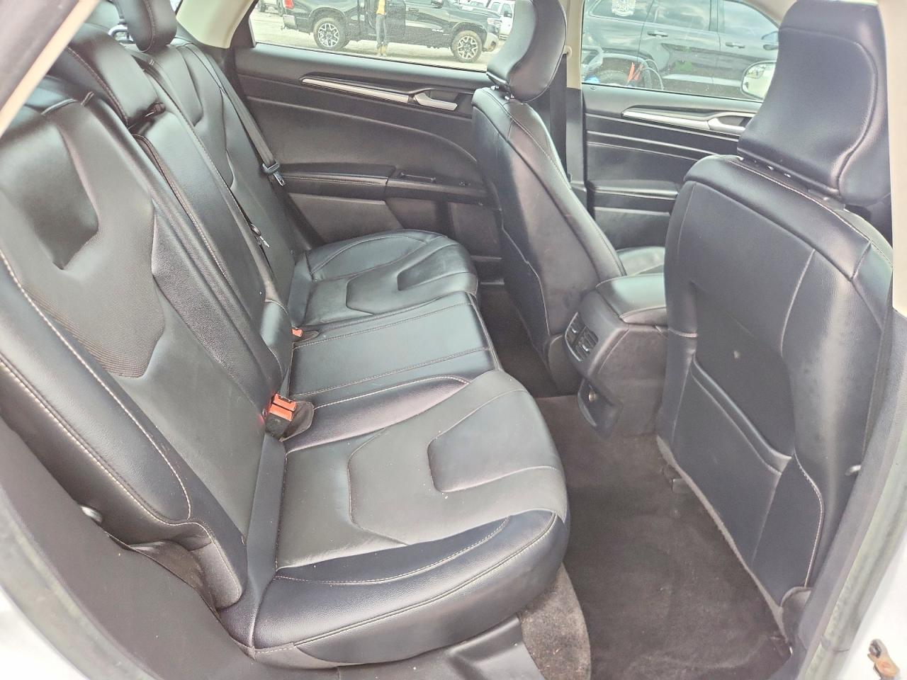 2018 Ford Fusion Titanium - zdjęcie 10