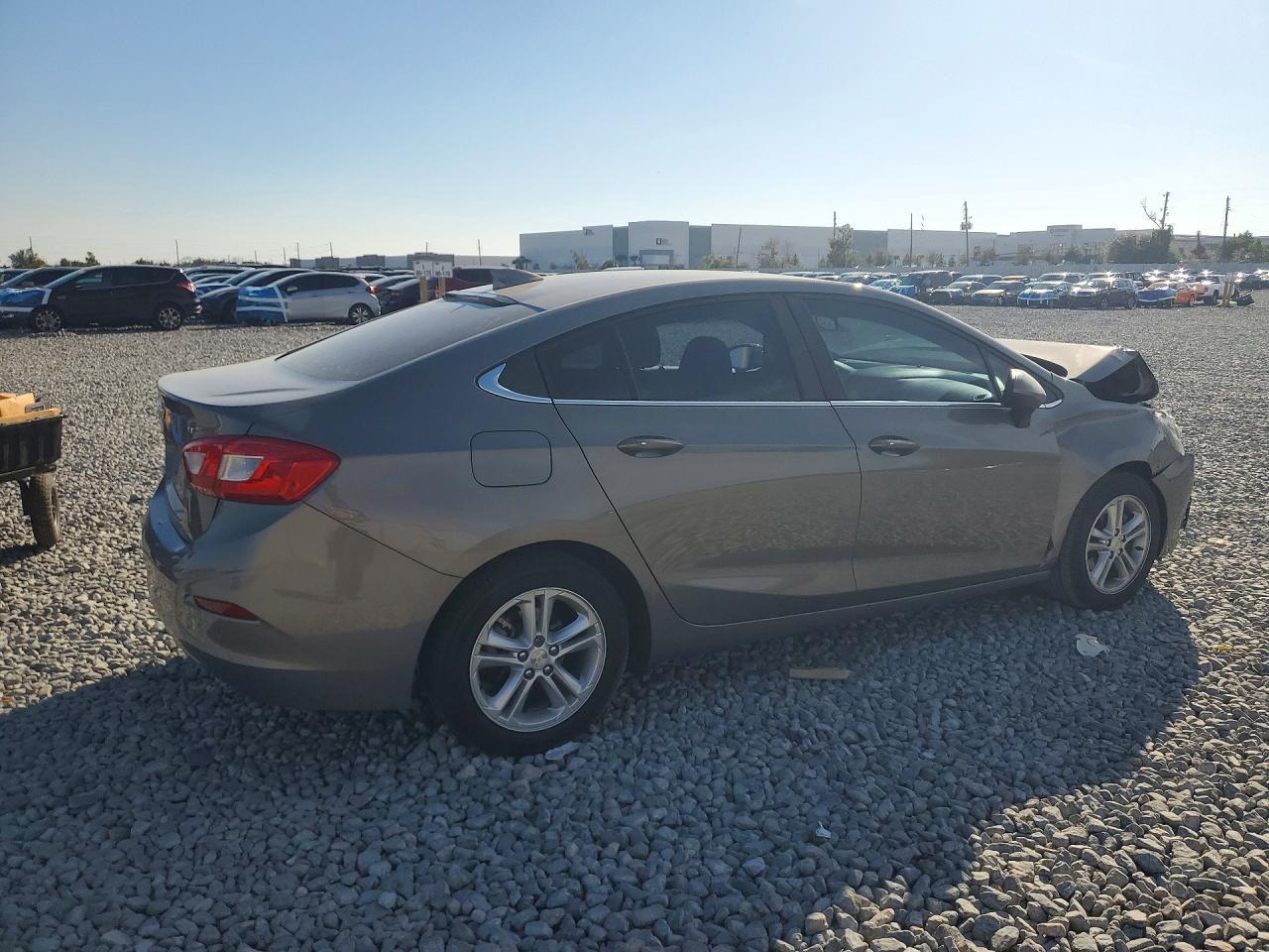 2017 Chevrolet Cruze Lt - zdjęcie 3