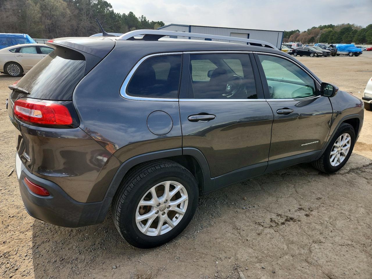 2015 Jeep Cherokee Latitude - zdjęcie 2