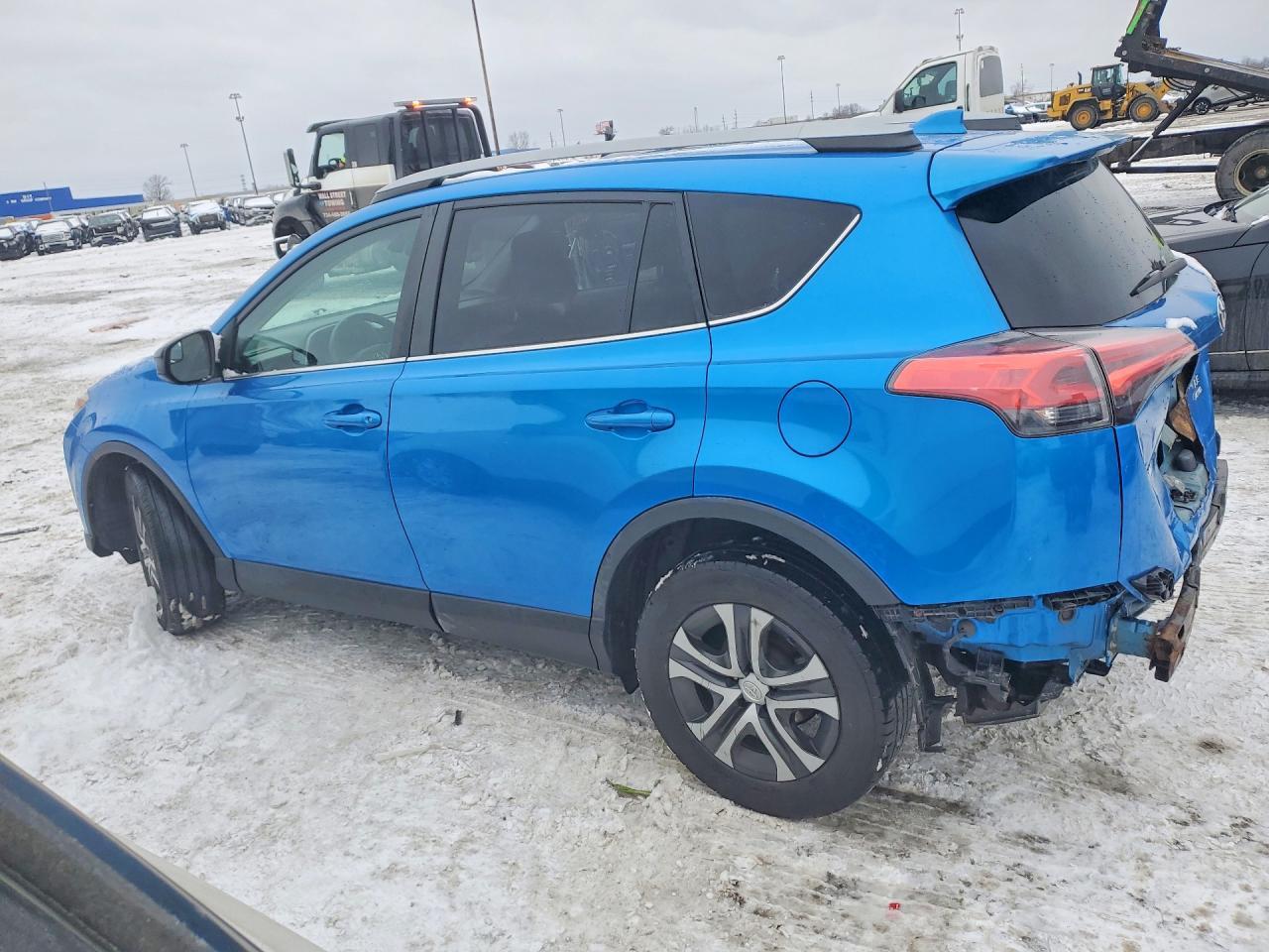 2018 Toyota Rav4 Le - zdjęcie 2