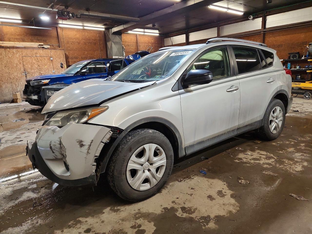 2015 Toyota Rav4 Le - zdjęcie główne