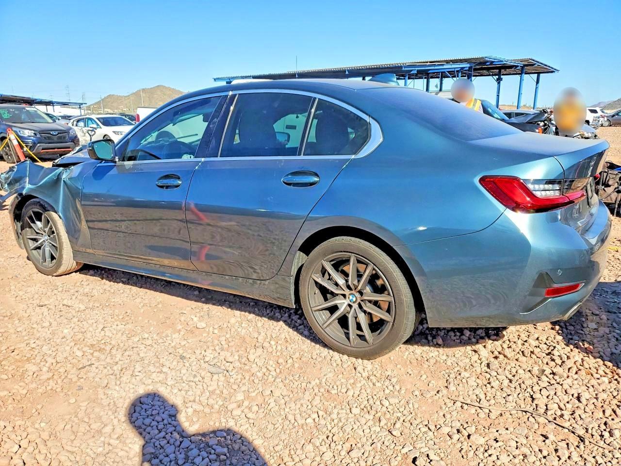 2021 BMW Motorrad 330I - zdjęcie 2