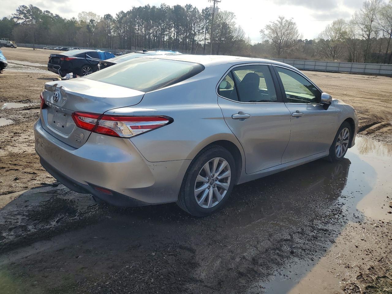 2018 Toyota Camry L - zdjęcie 3