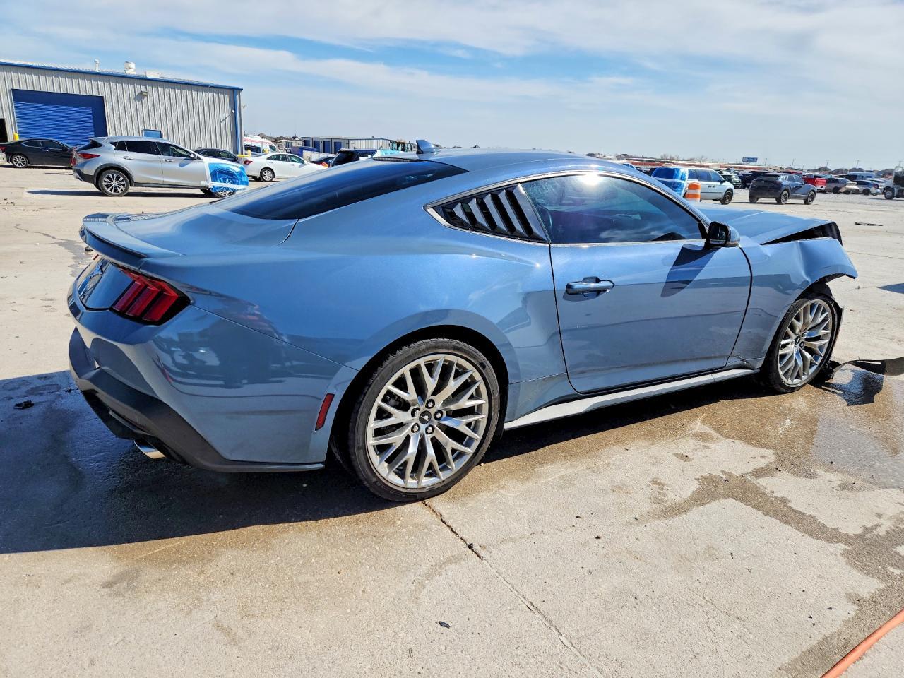 2024 Ford Mustang - zdjęcie 3