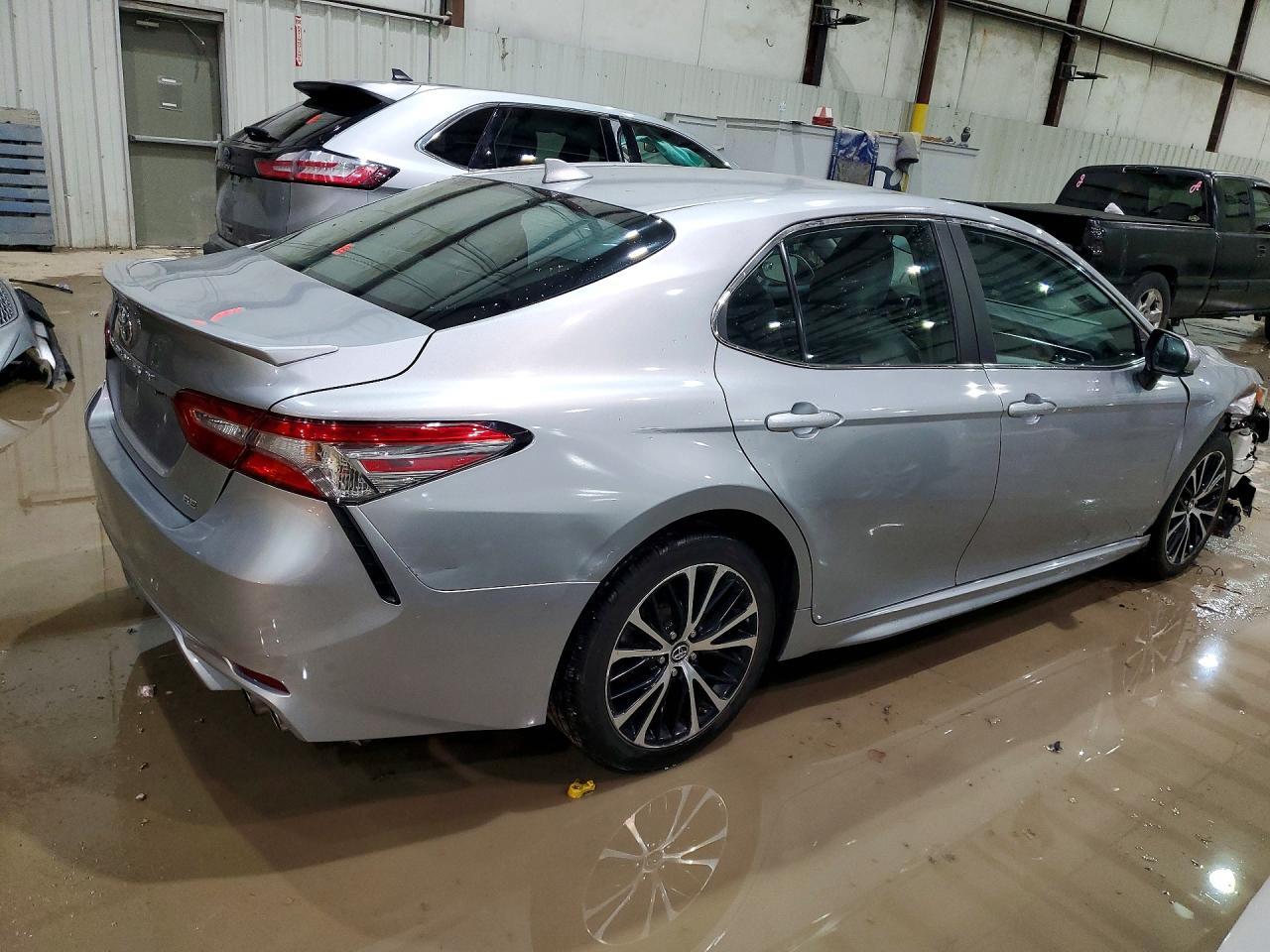 2019 Toyota Camry L - zdjęcie 3
