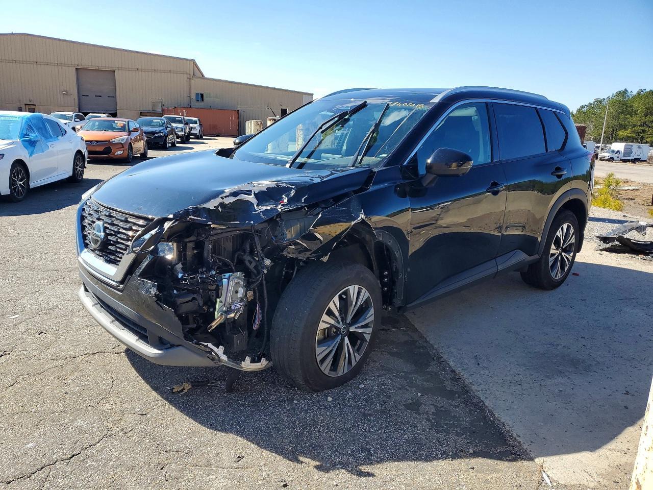 2021 Nissan Rogue Sv - zdjęcie główne