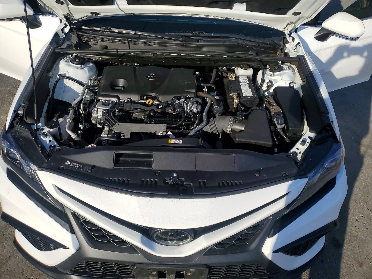 2024 Toyota Camry Se - zdjęcie 11