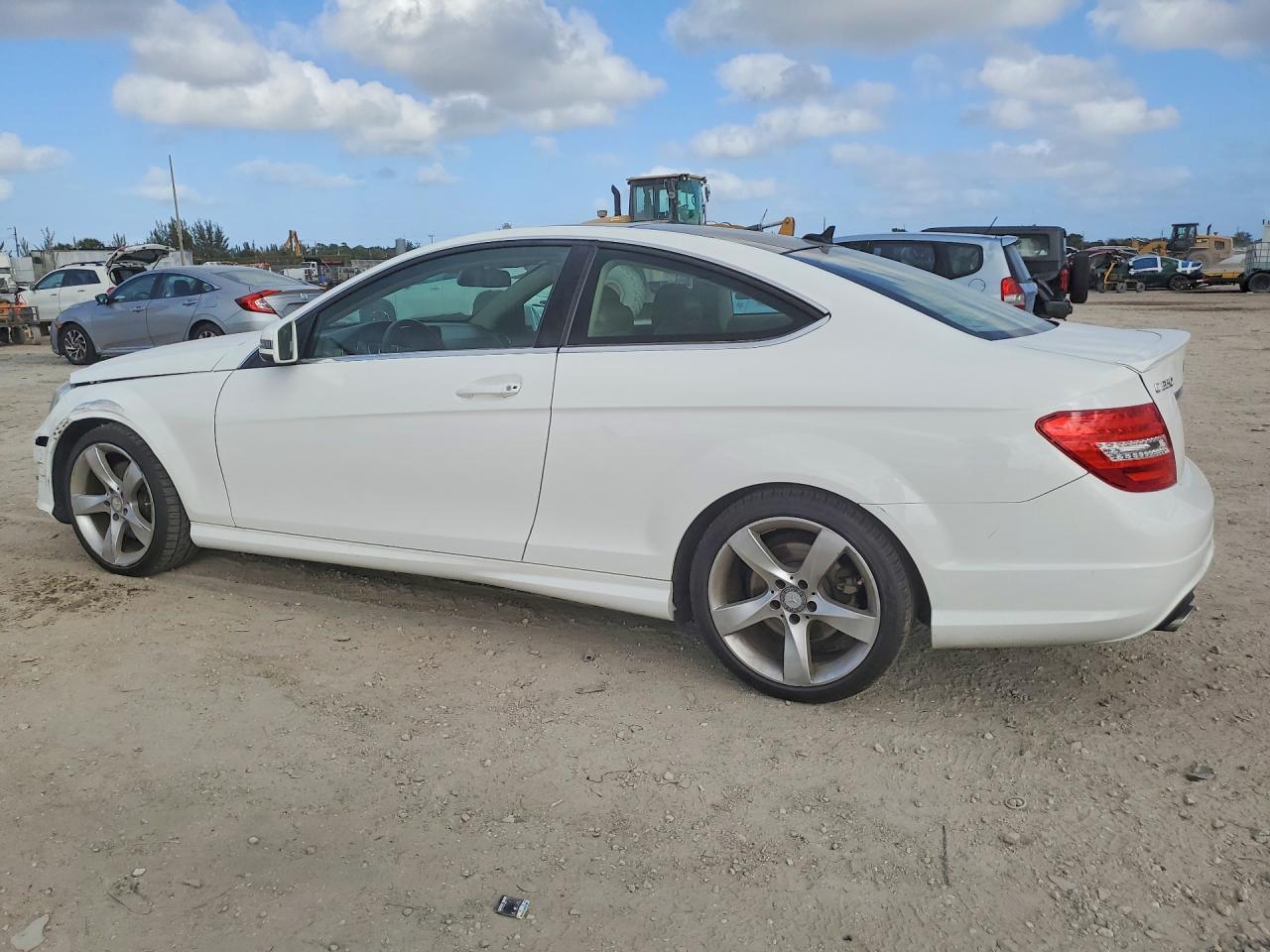 2015 Mercedes-Benz C 350 - zdjęcie 2