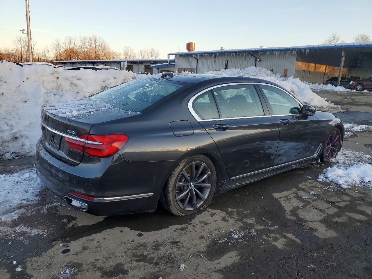 2018 BMW 750 Xi - zdjęcie 3