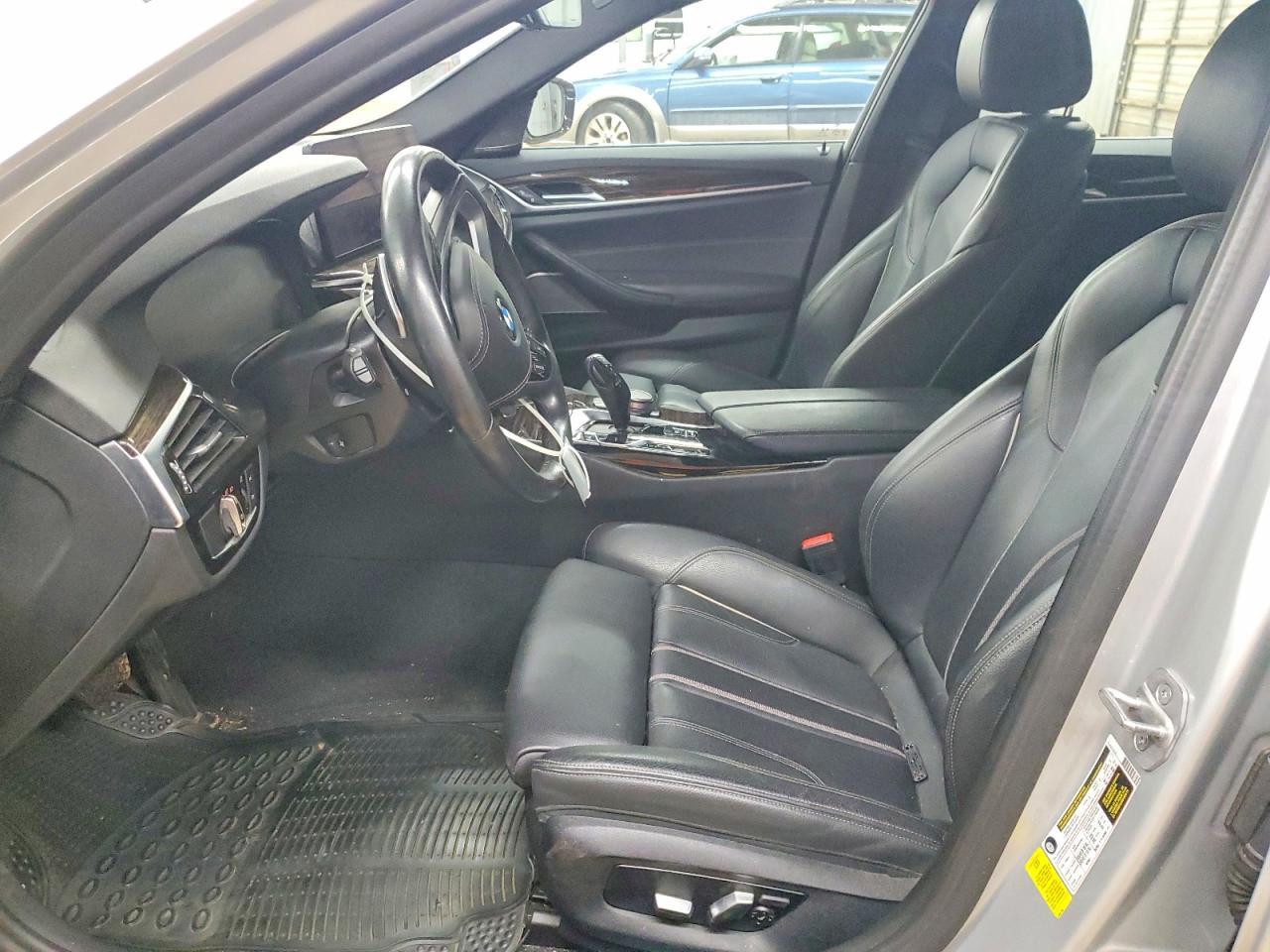 2021 BMW 530 I - zdjęcie 7
