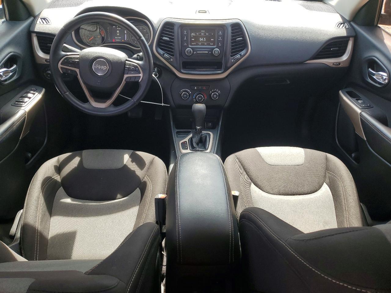 2018 Jeep Cherokee Latitude - zdjęcie 8