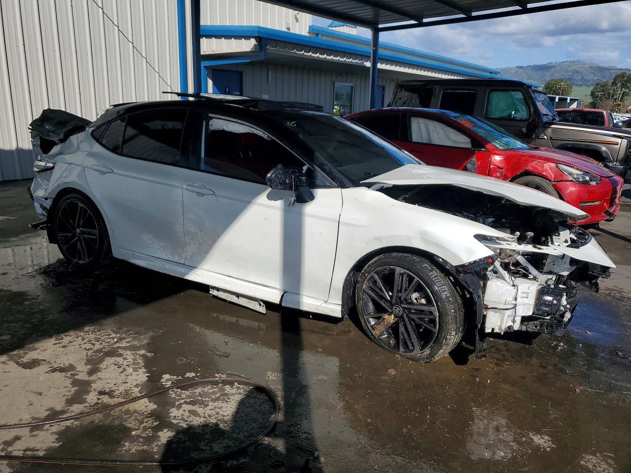 2025 Toyota Camry Xse - zdjęcie 4