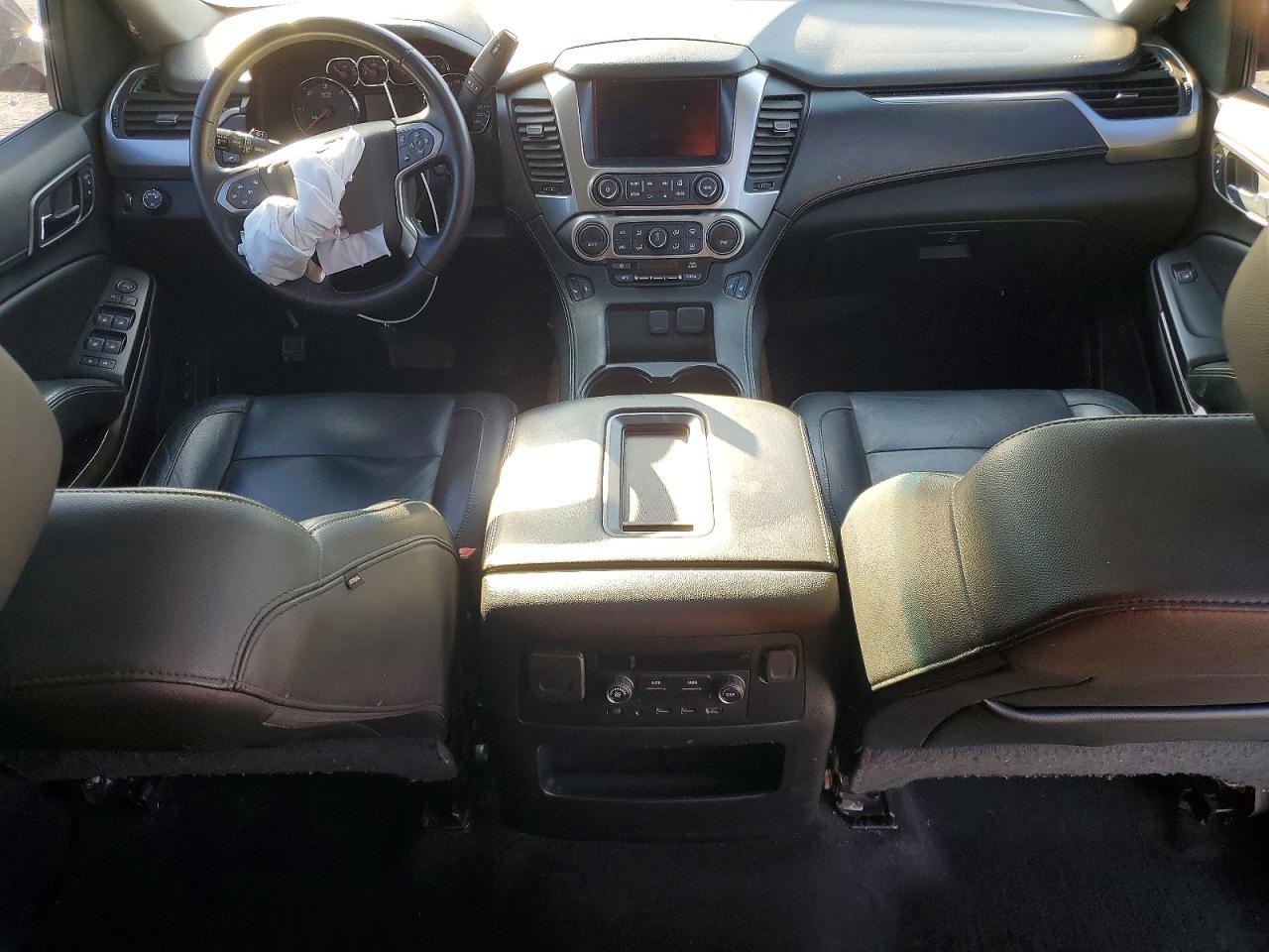 2018 Chevrolet Suburban C1500 Lt - zdjęcie 8