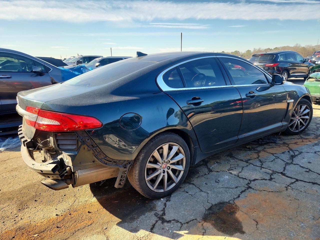 2014 Jaguar Xf - zdjęcie 3