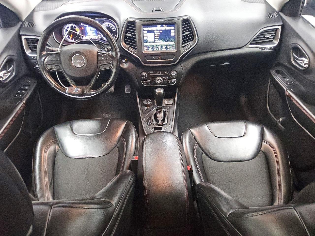 2019 Jeep Cherokee Trailhawk - zdjęcie 8