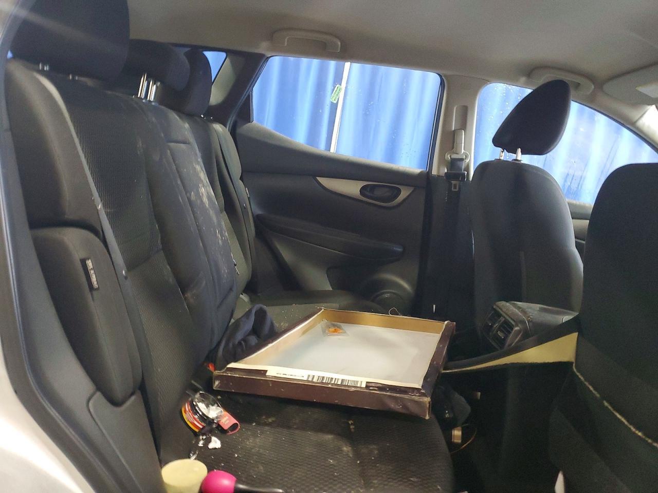 2022 Nissan Rogue Sport S - zdjęcie 11