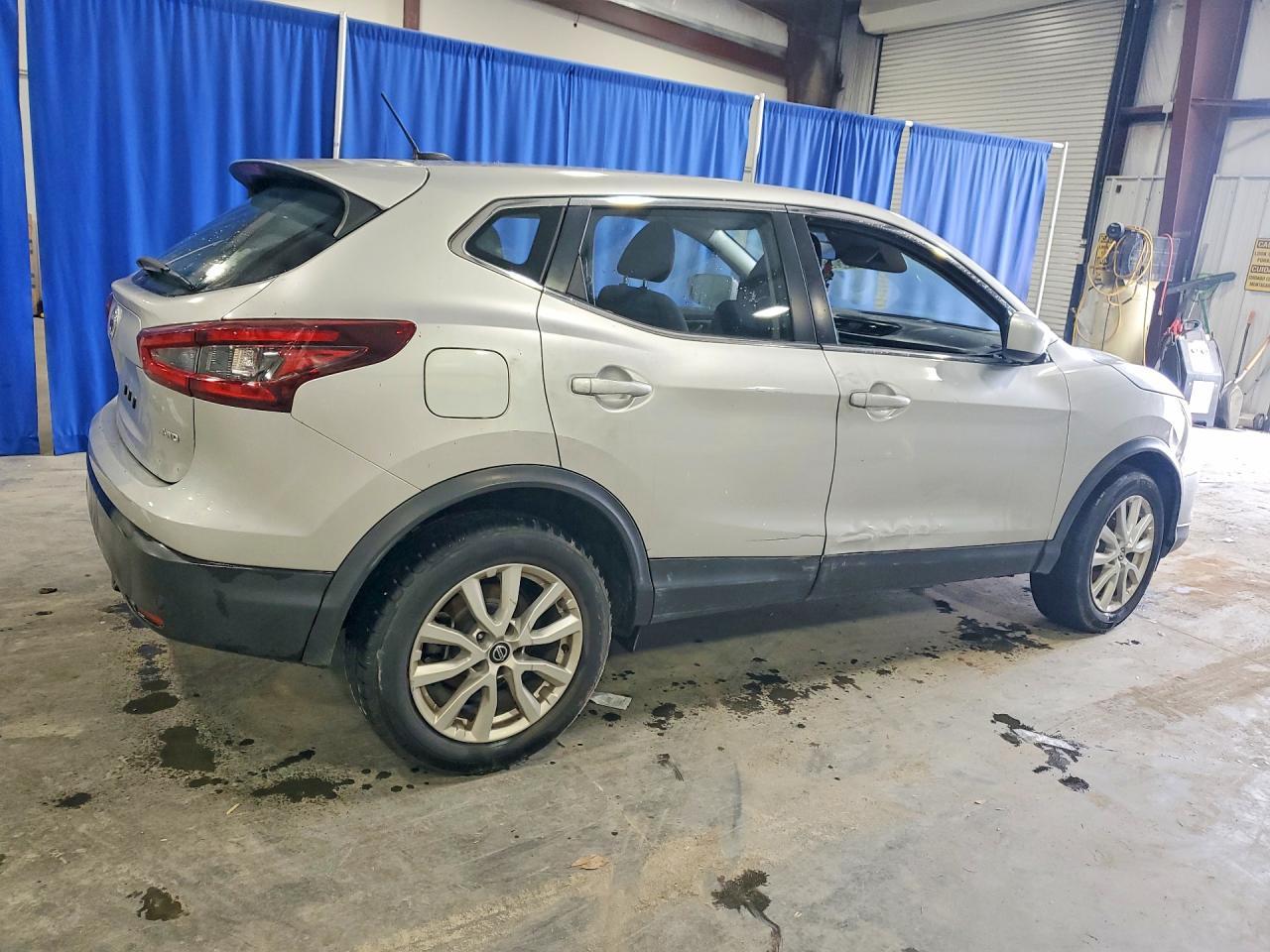 2022 Nissan Rogue Sport S - zdjęcie 3